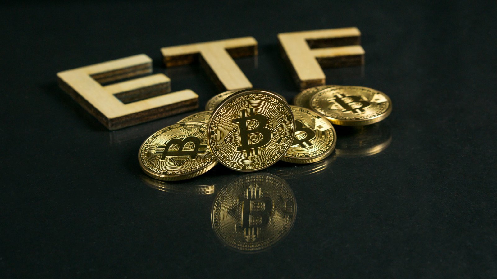 صندوق‌های ETF بیت کوین برای دومین هفته متوالی شاهد خروج سرمایه بودند