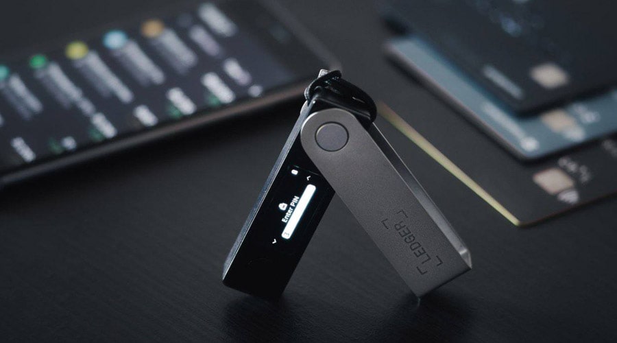 کیف‌پول پرطرفدار لجر نانو اس از رده خارج می‌شود! گزینه‌های جایگزین کدامند؟