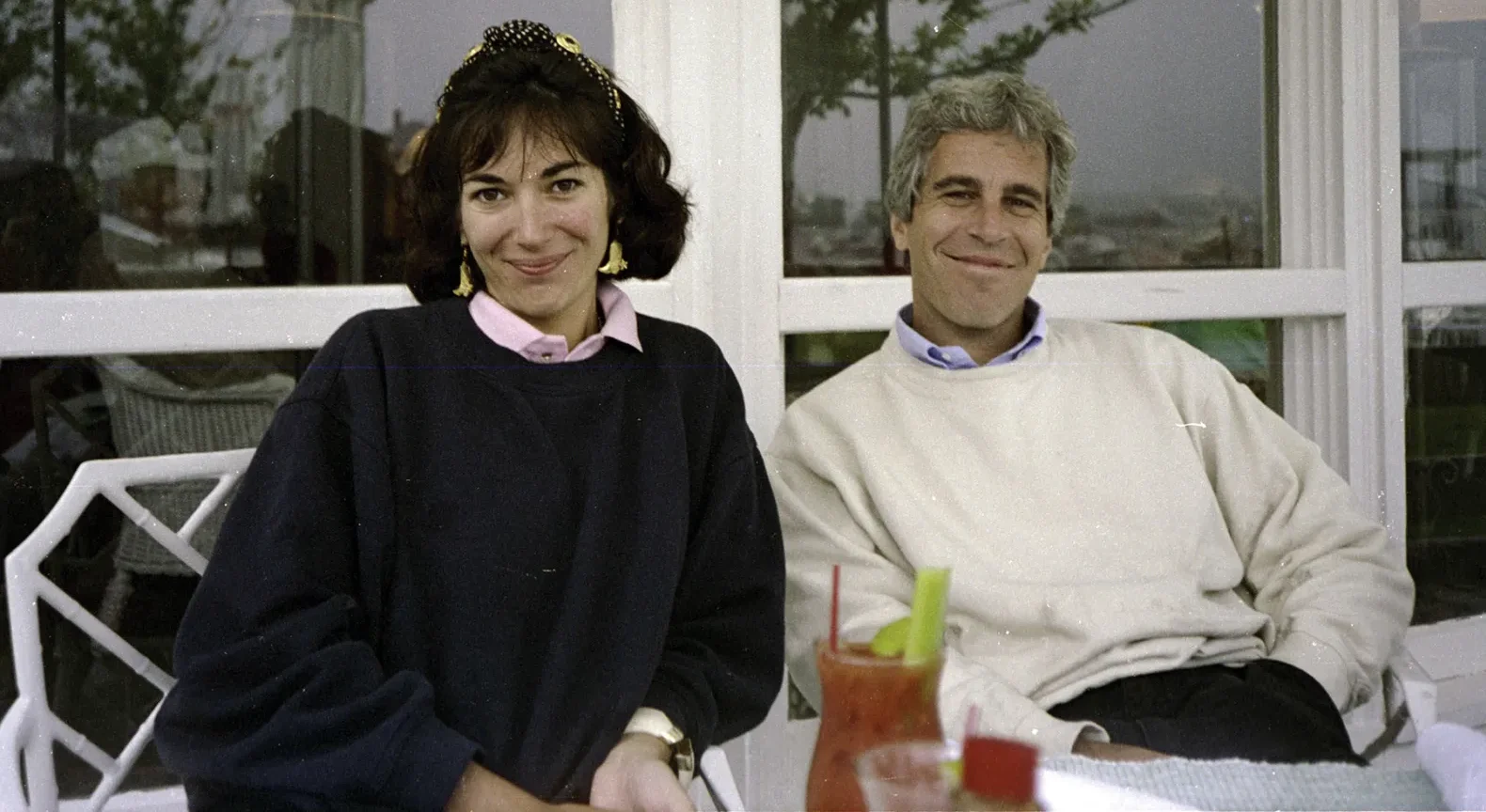 انتقال همدست جفری اپستین به زندان تگزاس موج شرط‌بندی در پالی مارکت را برانگیخت