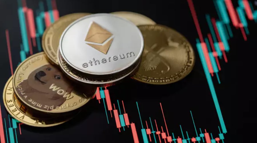 دامیننس بیت‌کوین در سراشیبی؛ احتمال شروع فصل آلت‌کوین‌ها چقدر است؟