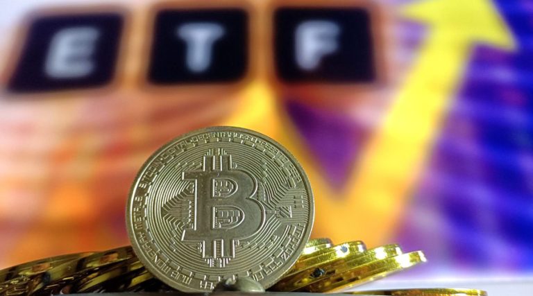 بازگشت اعتماد نهادی‌ها به بازار؛ ETFهای بیت‌کوین نیم میلیارد دلار جذب کردند!